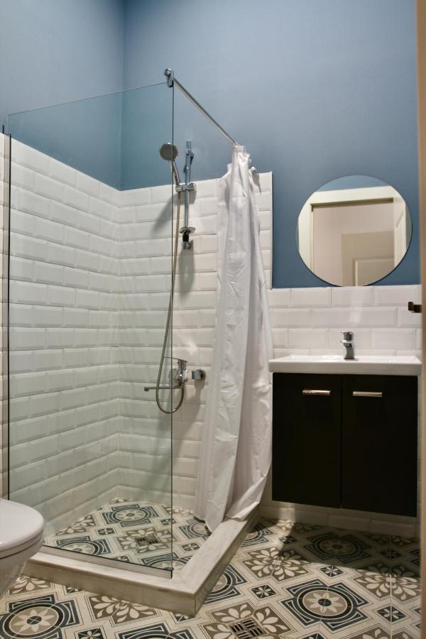 Pigeon Guest House Тбилиси Екстериор снимка