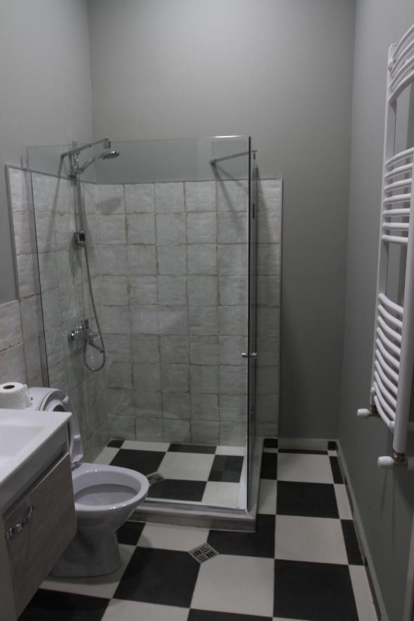 Pigeon Guest House Тбилиси Екстериор снимка