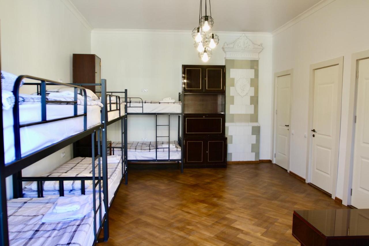 Pigeon Guest House Тбилиси Екстериор снимка