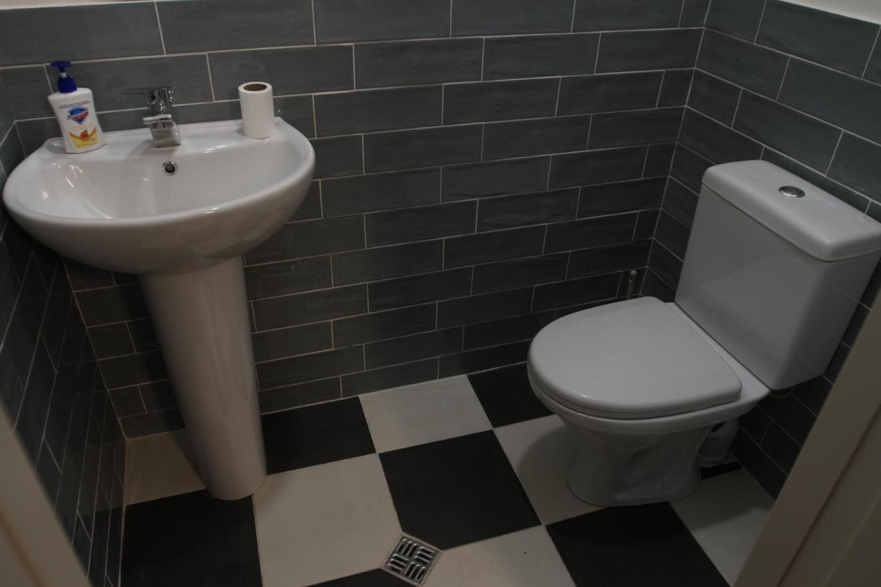 Pigeon Guest House Тбилиси Екстериор снимка