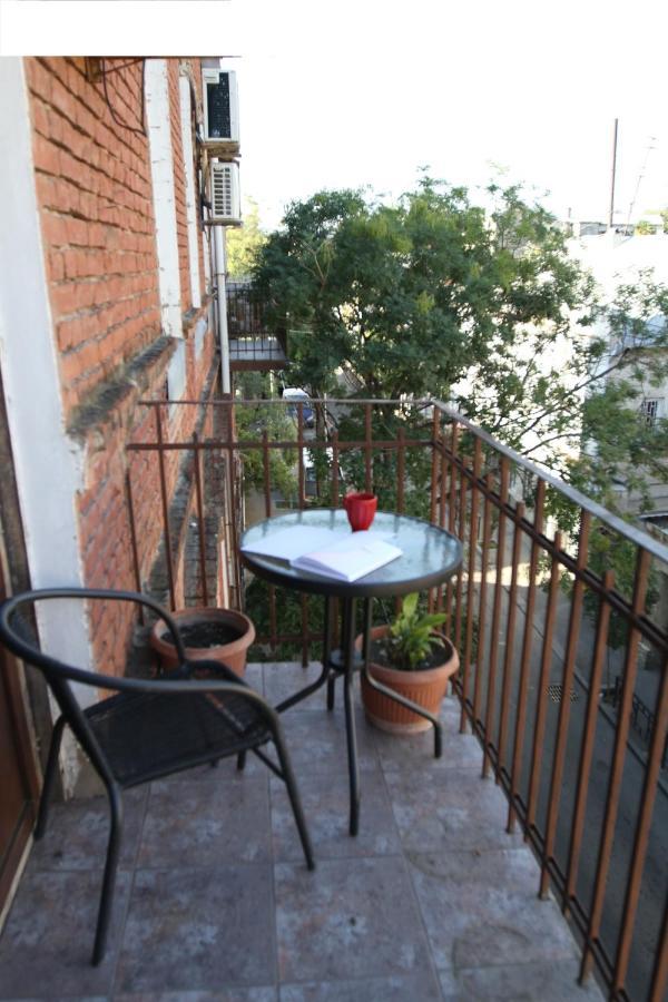 Pigeon Guest House Тбилиси Екстериор снимка