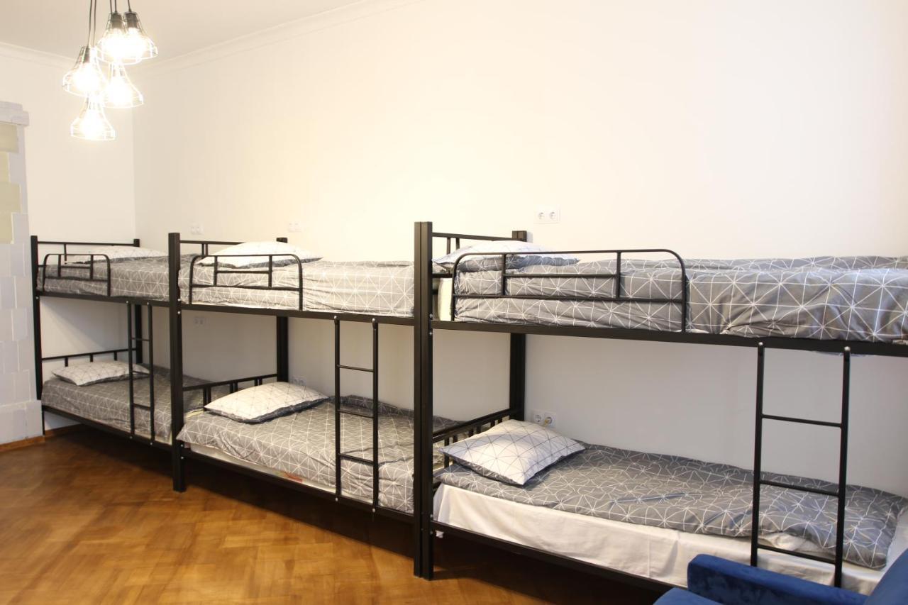 Pigeon Guest House Тбилиси Екстериор снимка
